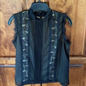 Gorgeous sleeveless blouse from Suzy Shier